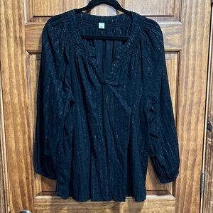 Chic Black Blouse with Lace Detailing and Flowy Sleeves